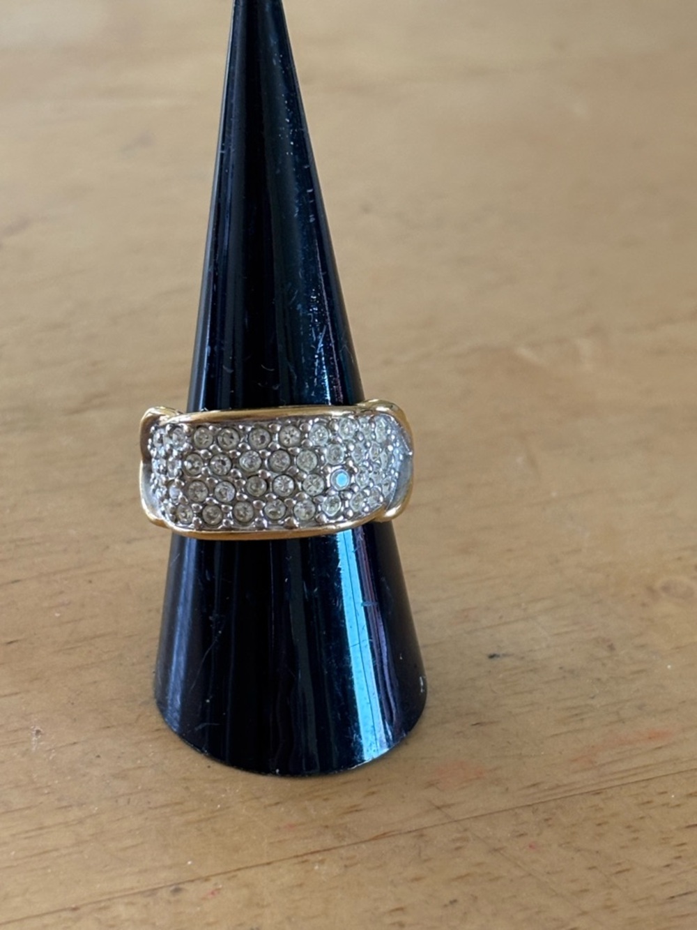 VINTAGE ELIZABETH TAYLOR for AVON RING